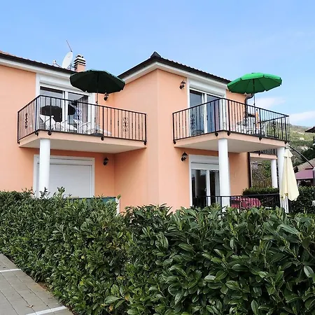 Apartment Cindy Lovran Exterior photo