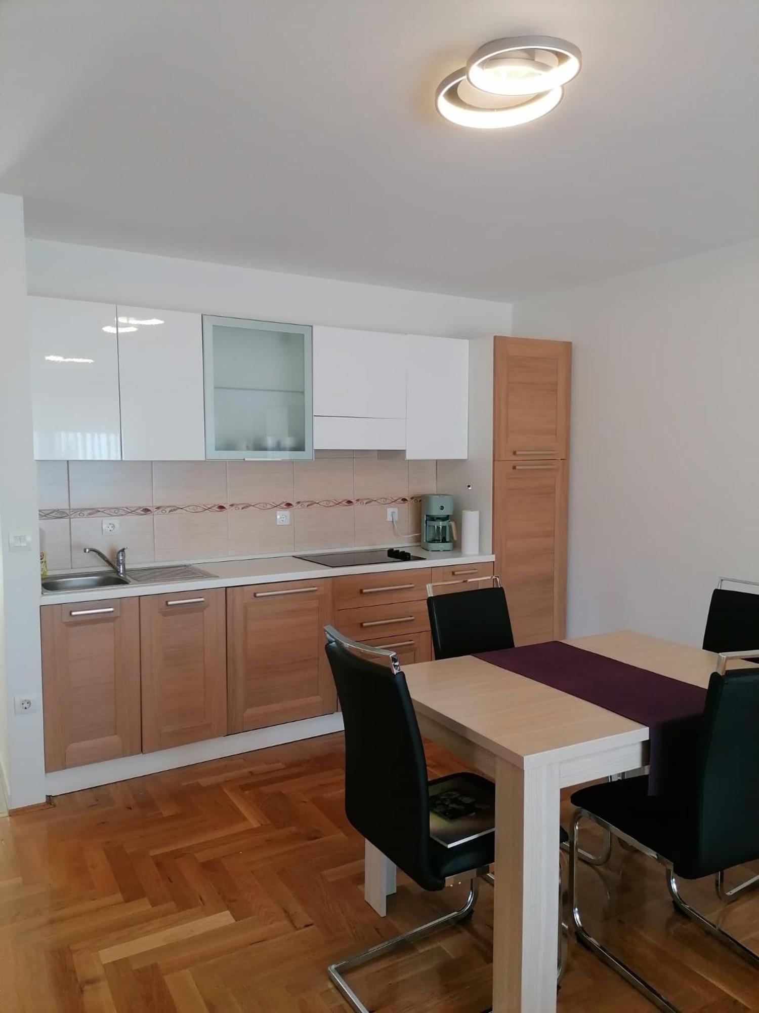 Cindy Apartment
